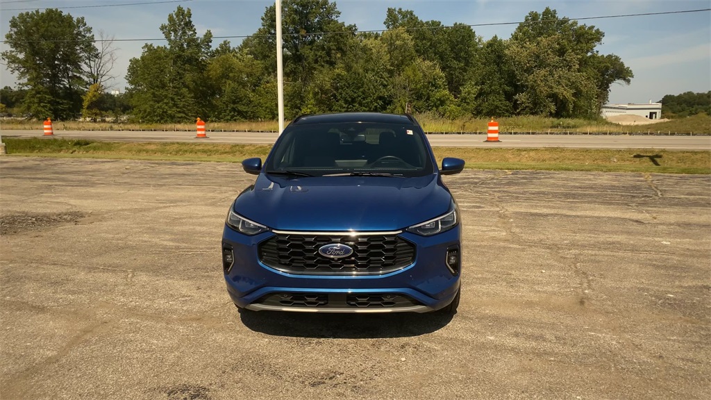 2023 Ford Escape ST-Line Elite photo 3