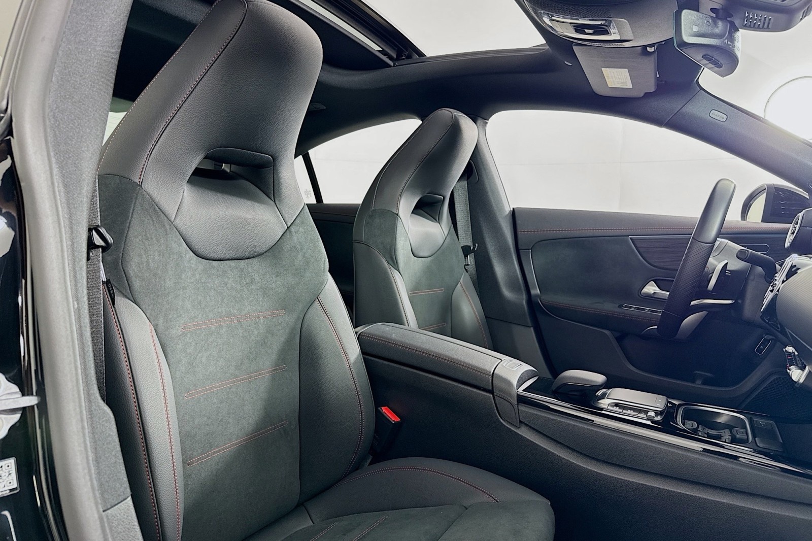 2023 Mercedes Benz CLA 250 photo 6