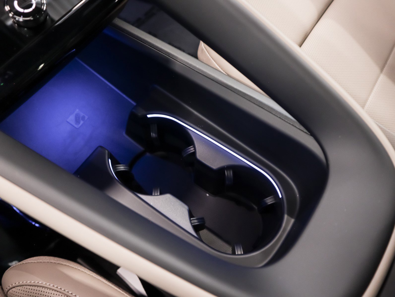 2025 Porsche Macan Electric 4 photo 21