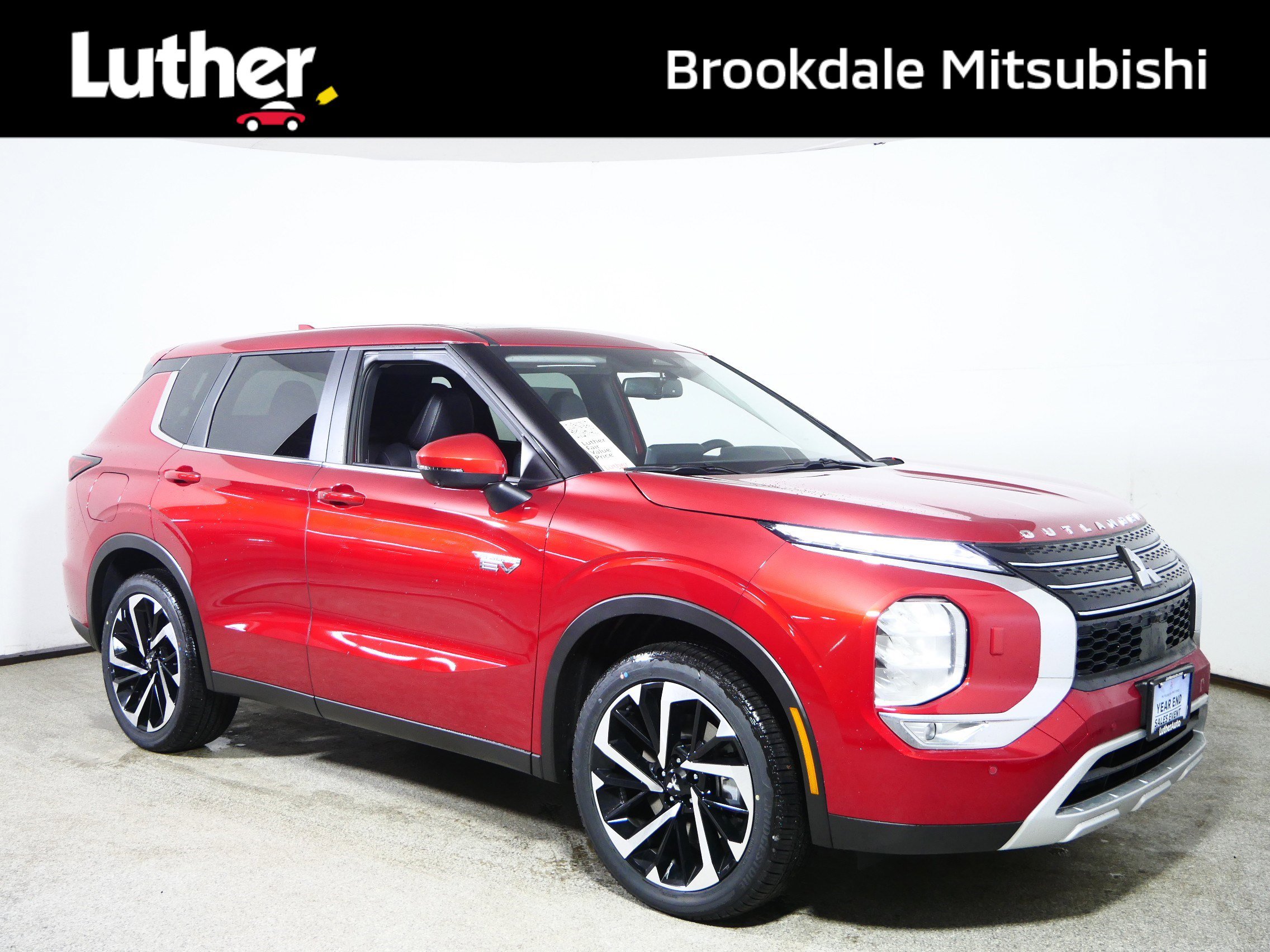 2025 Mitsubishi Outlander Plug-in Hybrid SE's photo