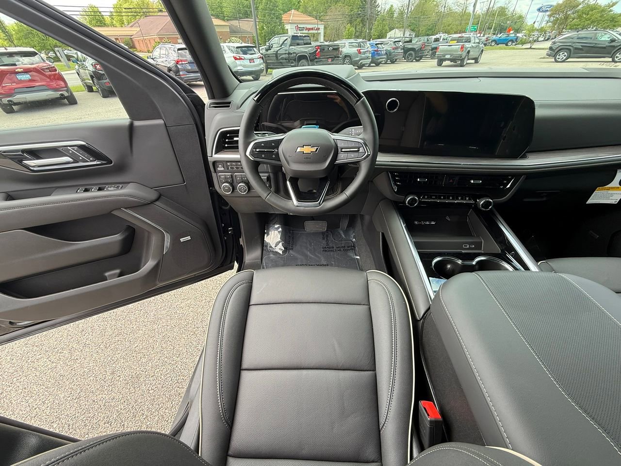 2025 Chevrolet Tahoe Premier photo 18