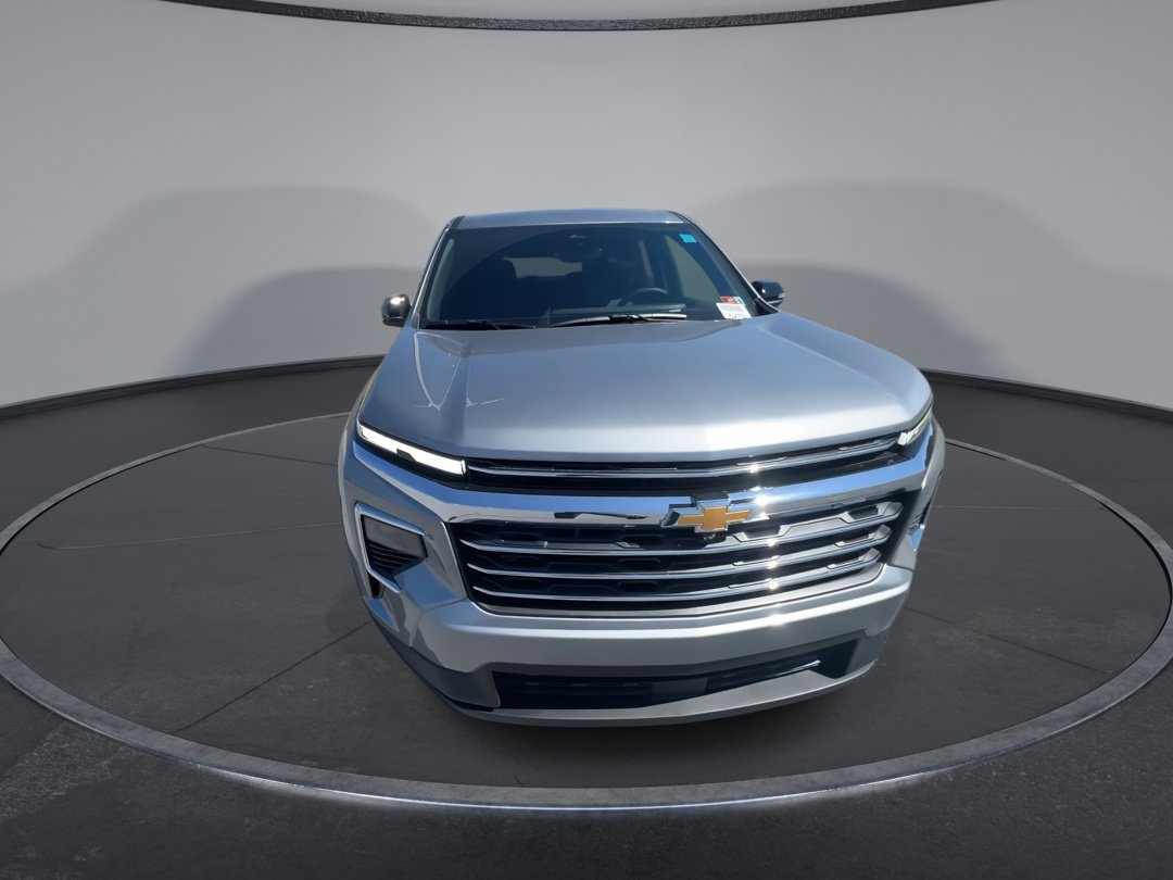2026 Chevrolet Traverse 2LT photo 2