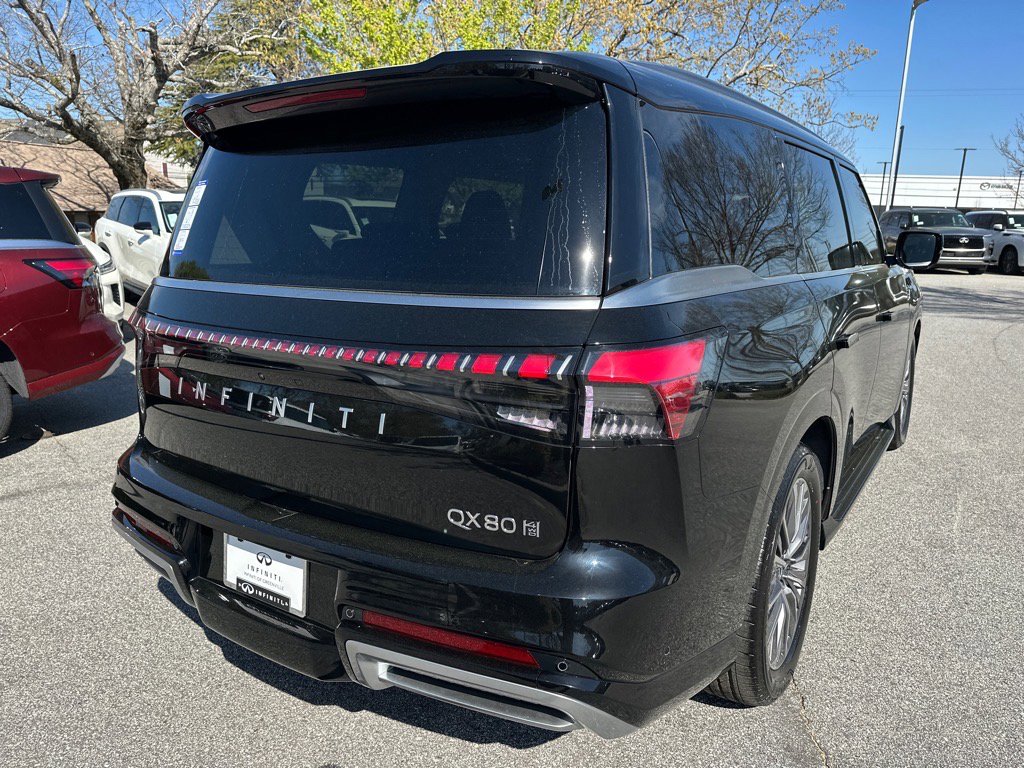 2025 Infiniti QX80 Luxe photo 3