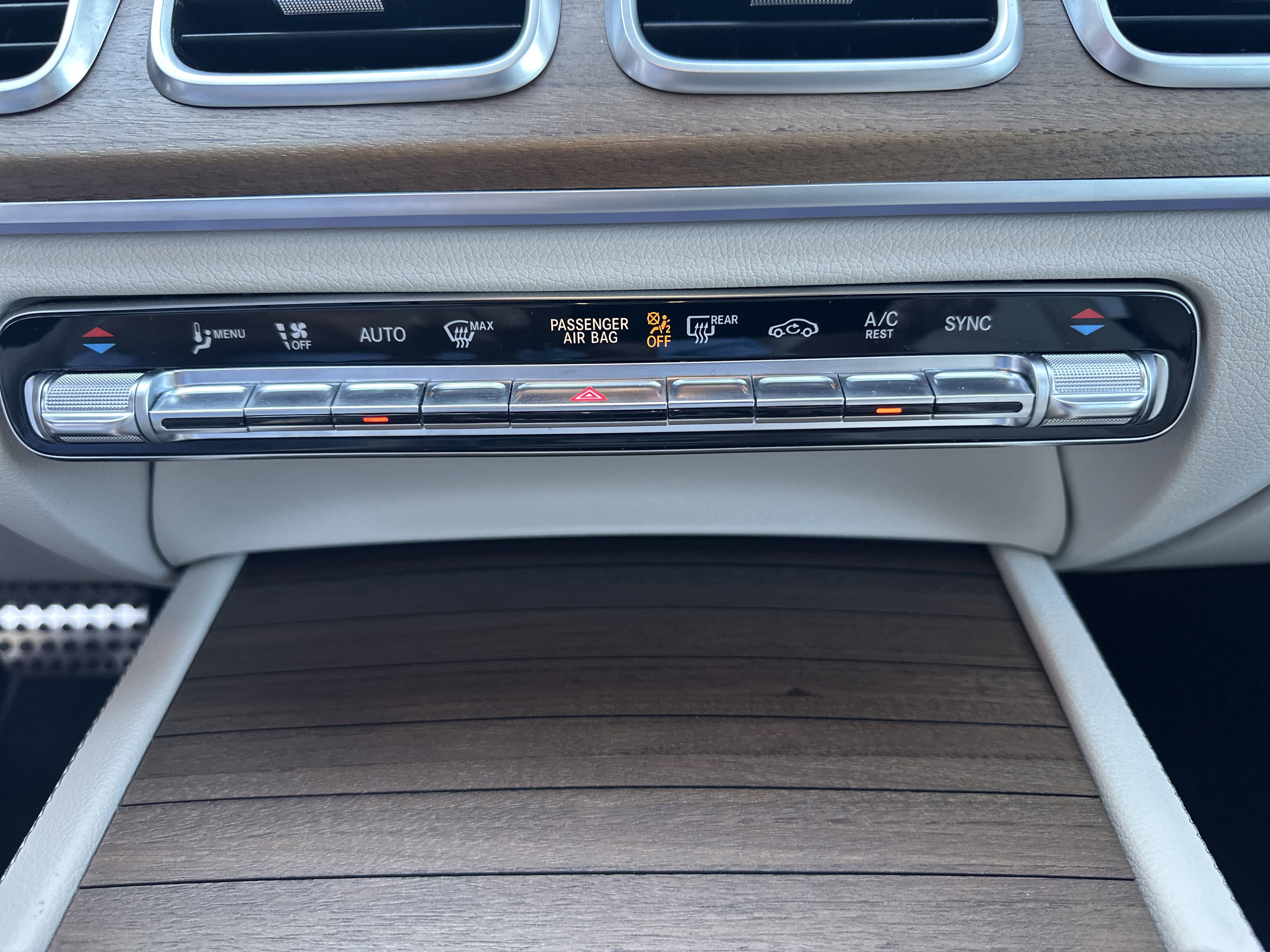 2023 Mercedes Benz GLS 450 4MATIC photo 11