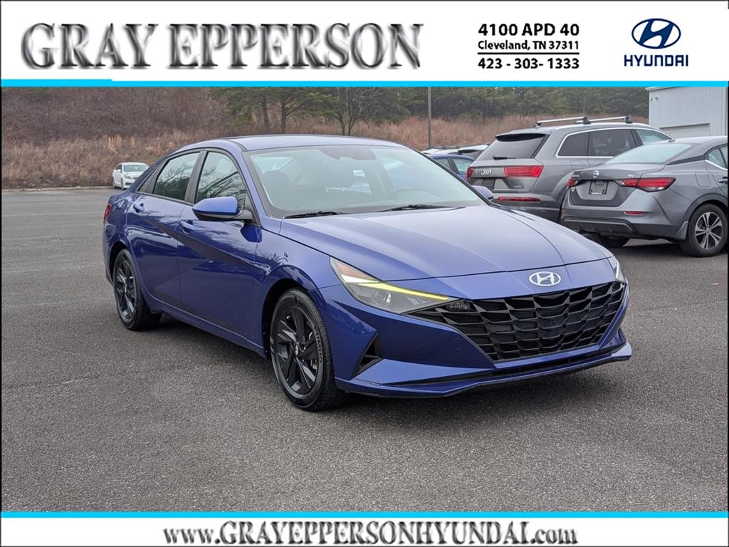 2022 Hyundai Elantra SEL's photo