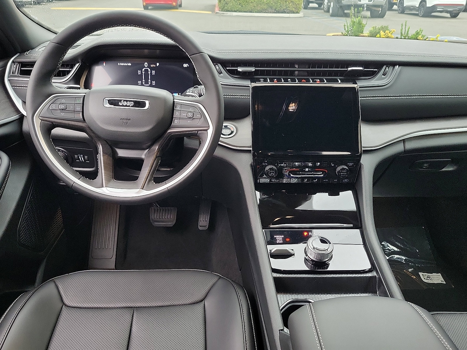 2025 Jeep Grand Cherokee Limited photo 2