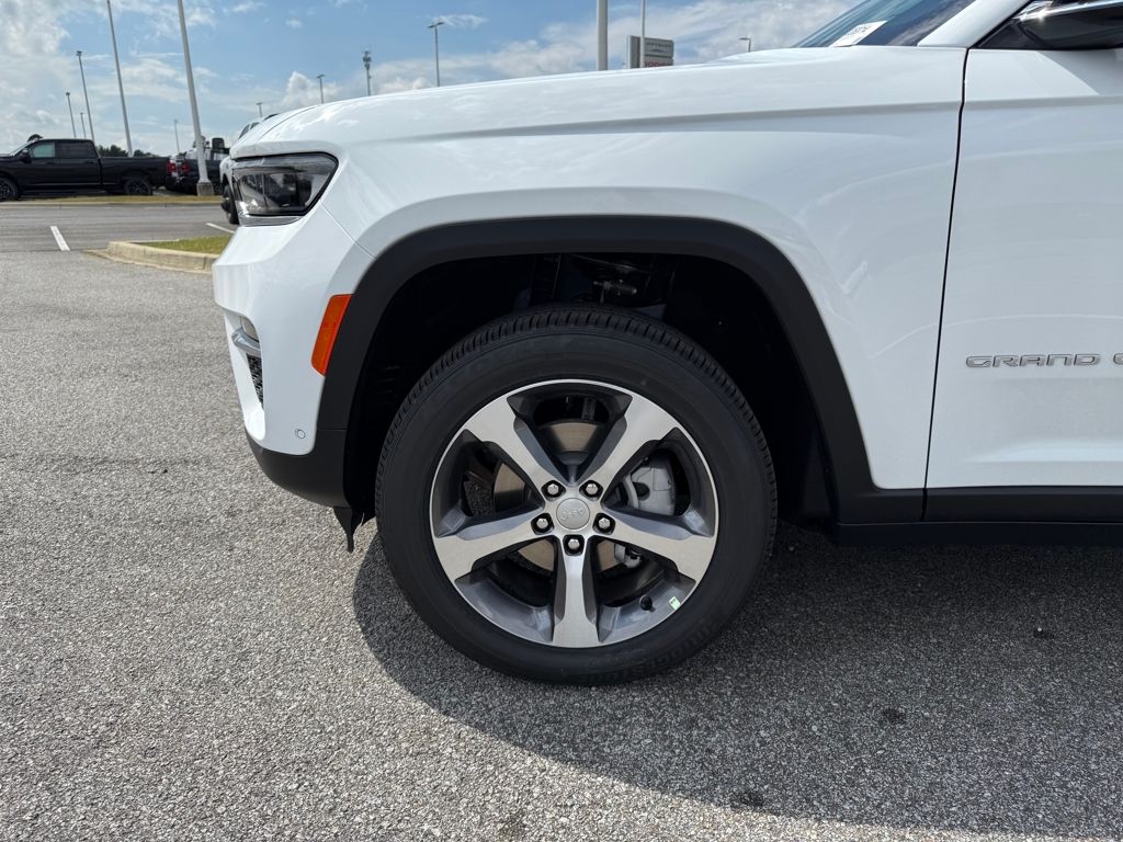 2025 Jeep Grand Cherokee Limited photo 25