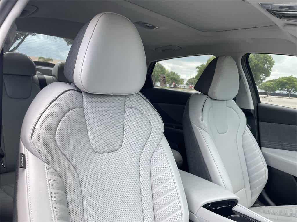 2024 Hyundai Elantra Limited photo 14