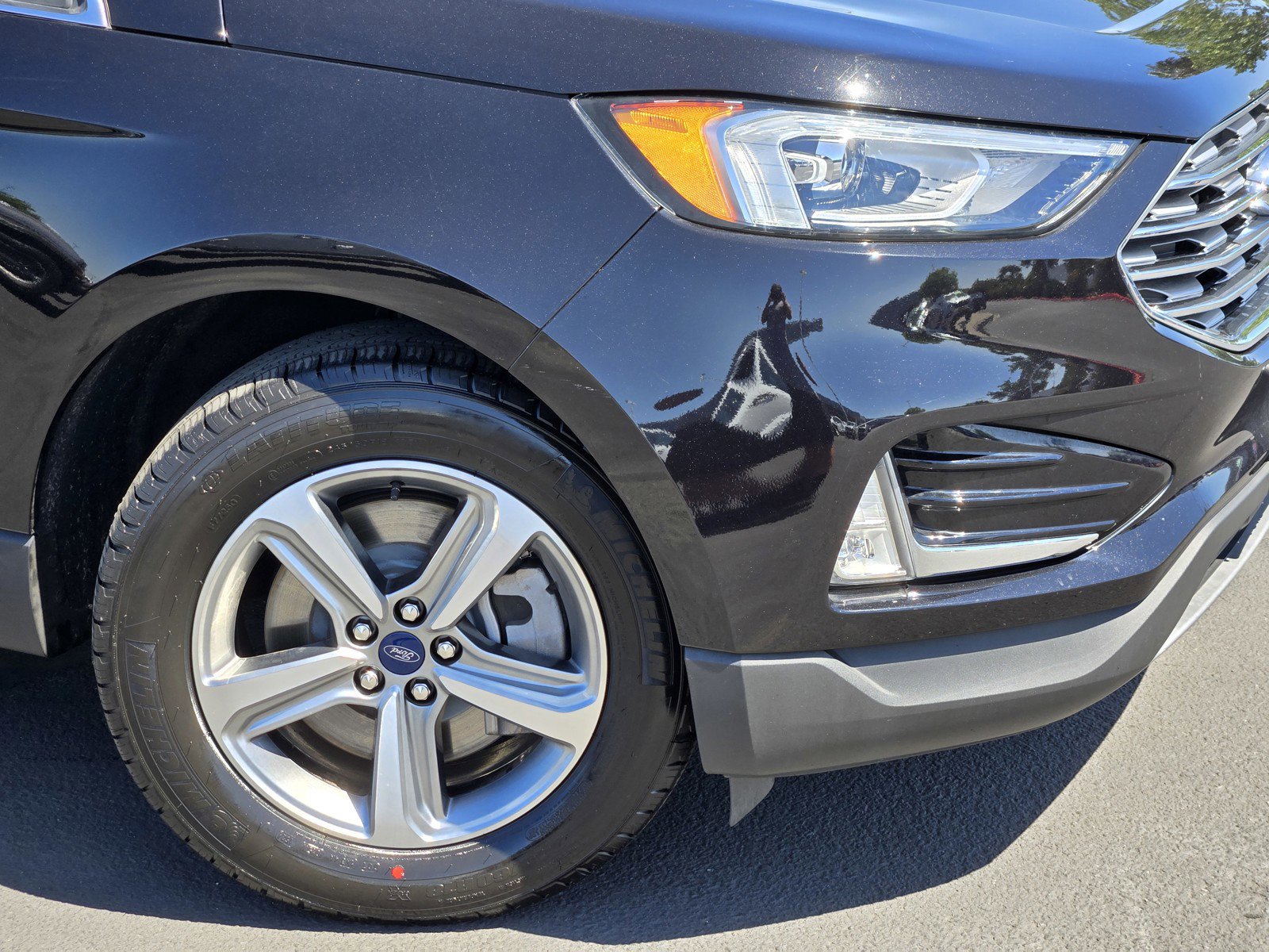 2022 Ford Edge SEL photo 4