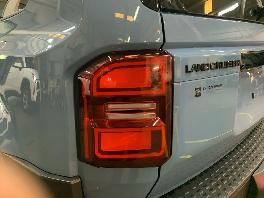2025 Toyota Land Cruiser photo 27