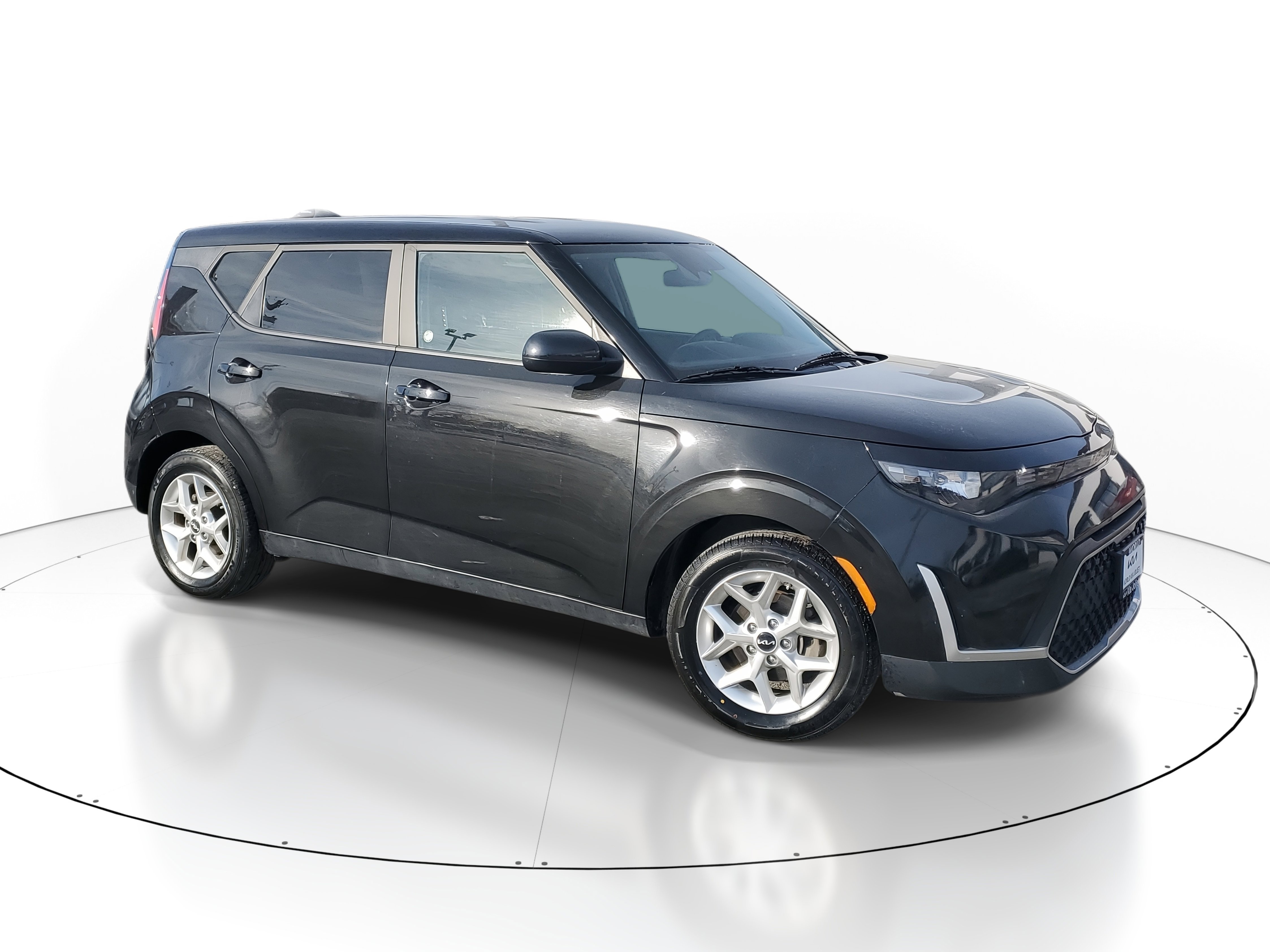2023 Kia Soul LX's photo