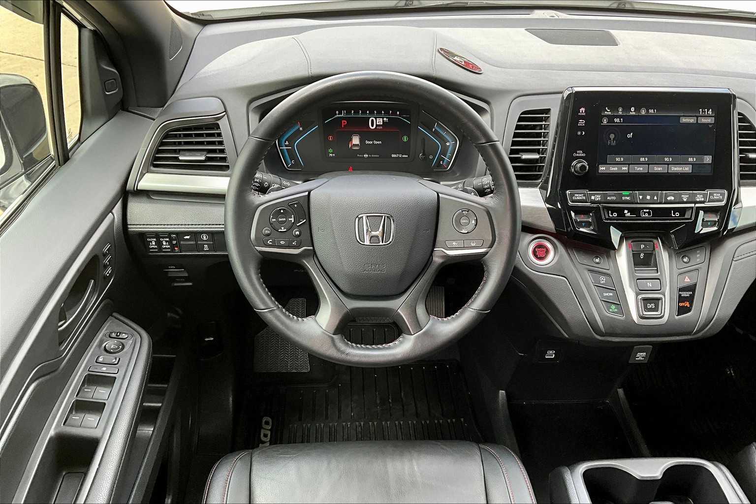 2024 Honda Odyssey Sport photo 5