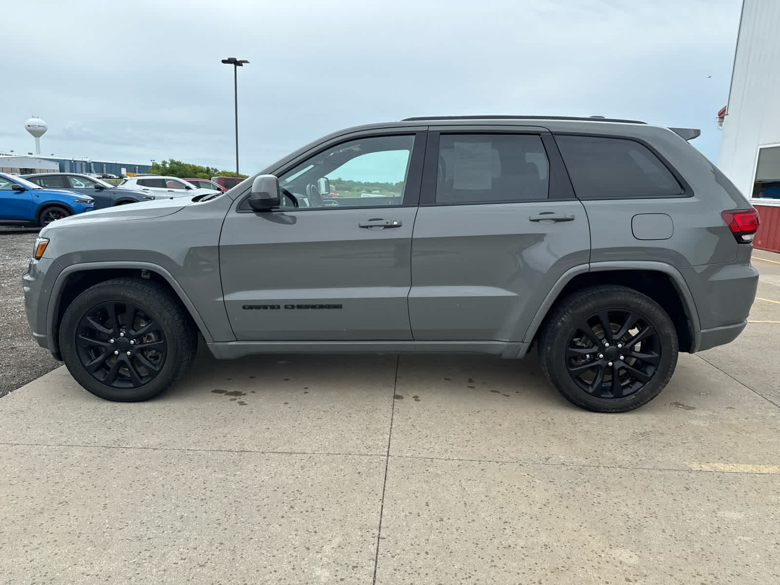 2021 Jeep Grand Cherokee Laredo X photo 6