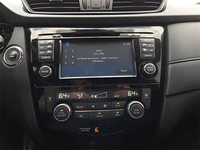 2017 Nissan Rogue SV photo 32