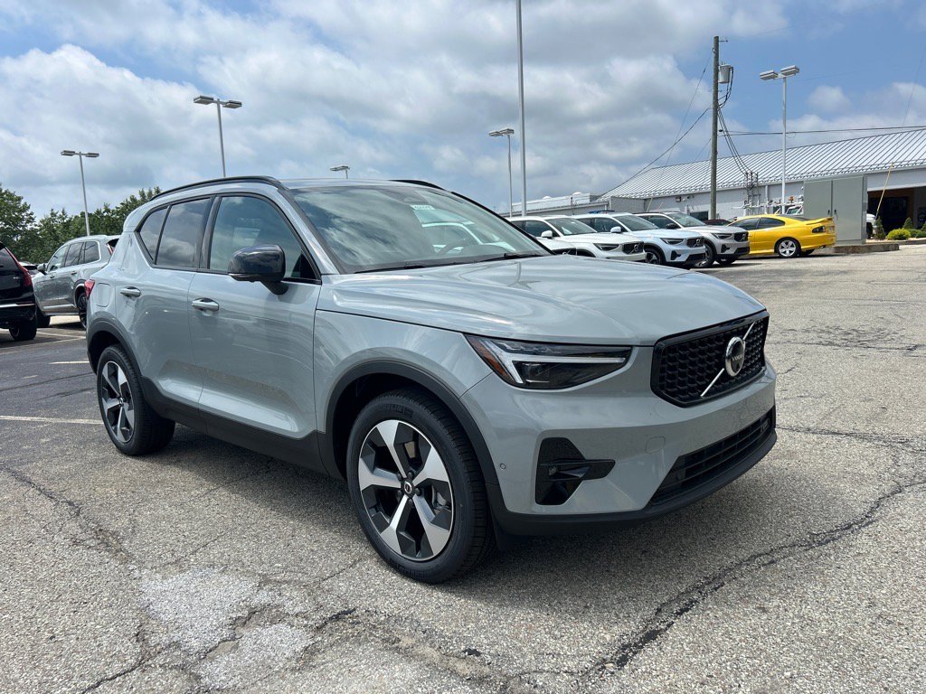 2026 Volvo XC40 Plus