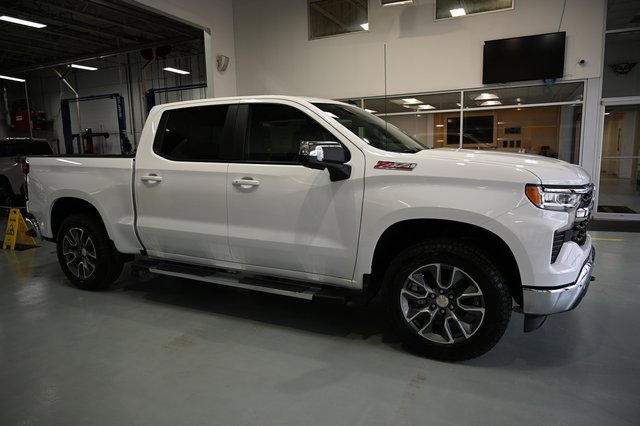 2026 Chevrolet Silverado 1500 LT photo 4