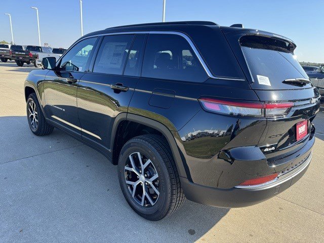 2025 Jeep Grand Cherokee Limited photo 4