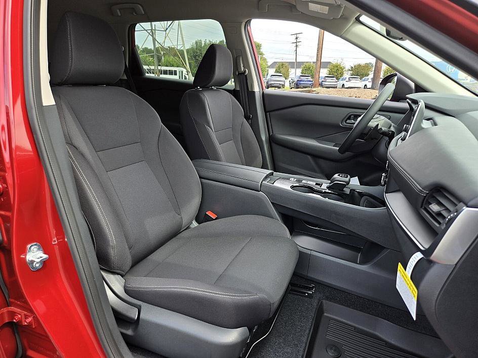 2026 Nissan Rogue S photo 10