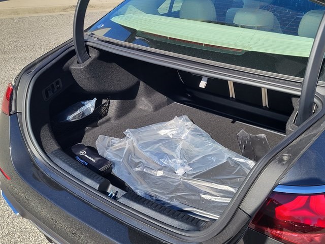 2025 Mercedes Benz E 350 photo 4