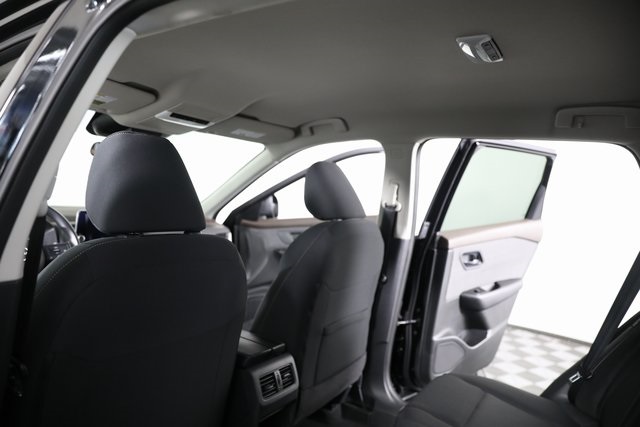 2023 Nissan Rogue S photo 17