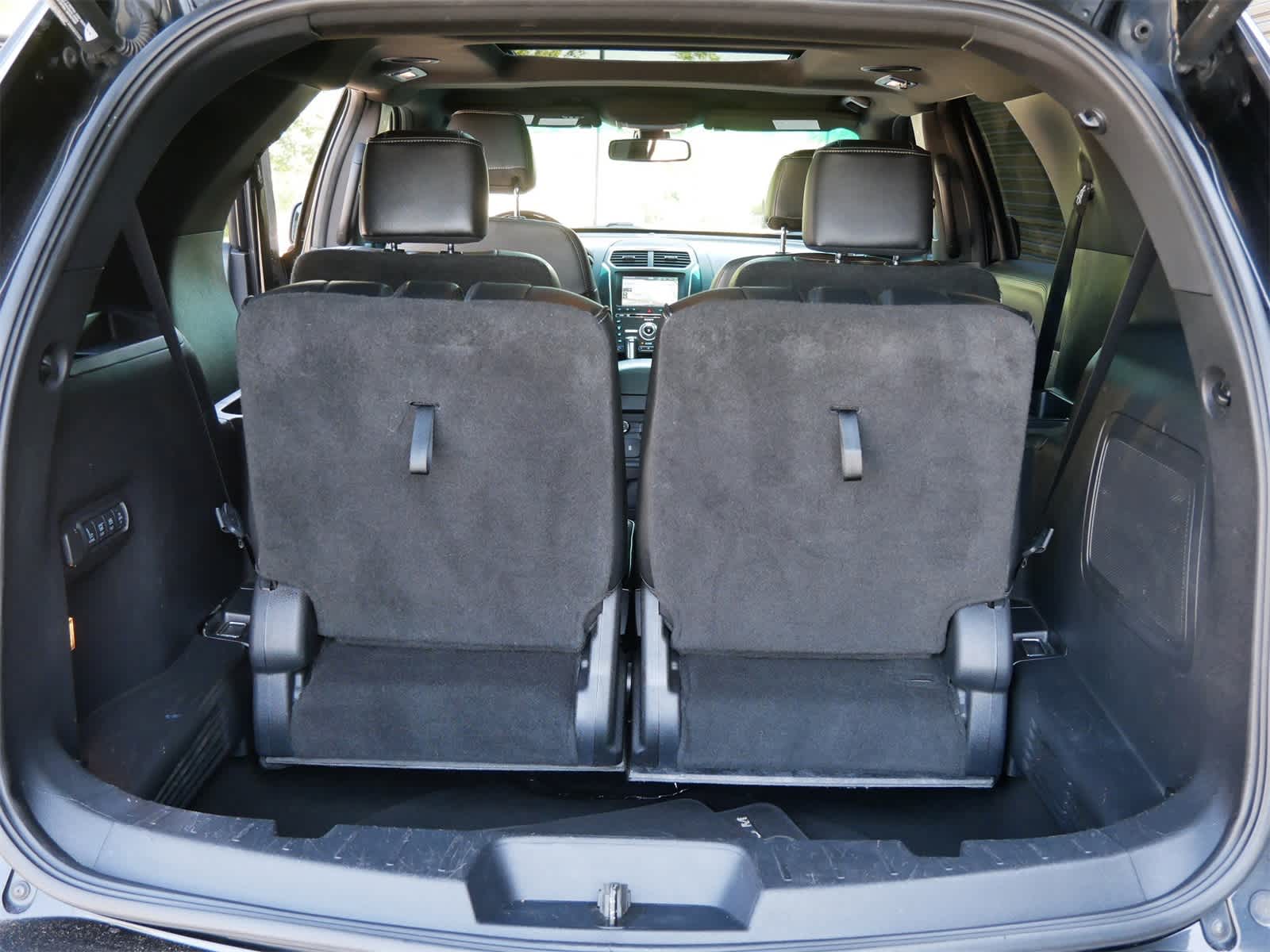 2016 Ford Explorer Platinum photo 4