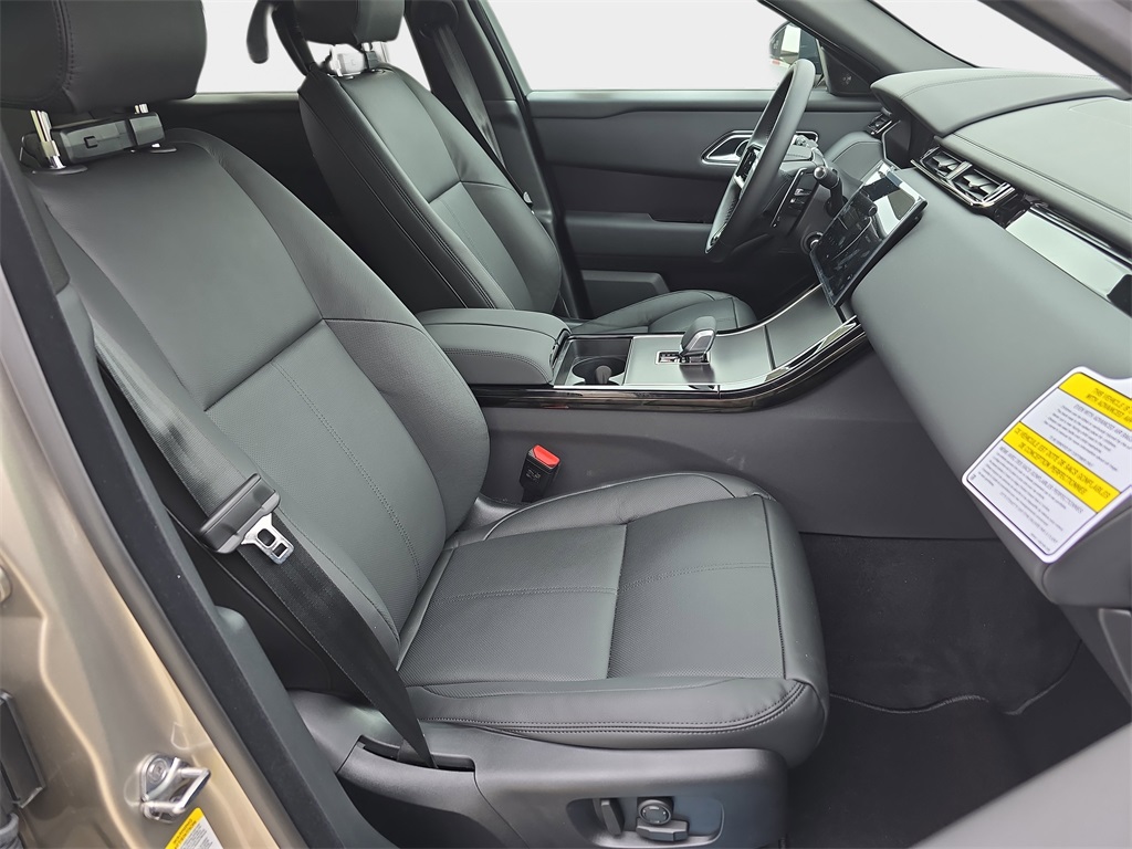 2026 Land Rover Range Rover Velar SE photo 10