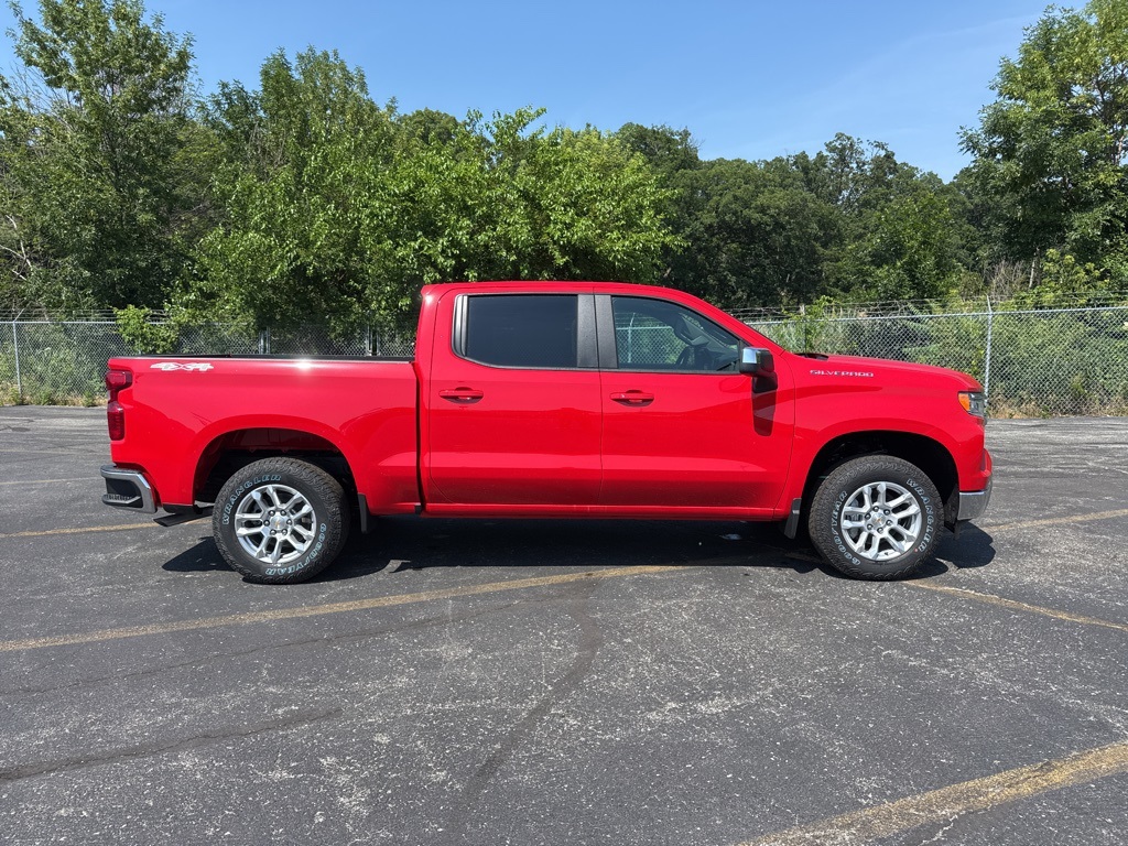 2025 Chevrolet Silverado 1500 LT photo 2