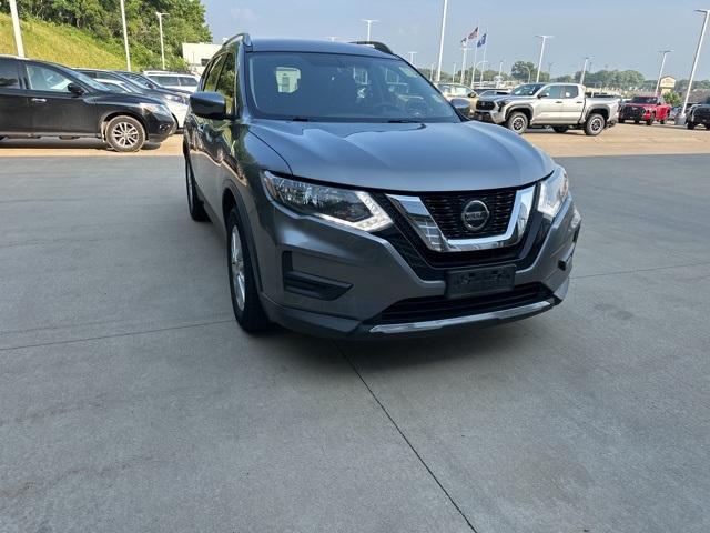 Used 2018 Nissan Rogue SV with VIN KNMAT2MT9JP574679 for sale in Winona, Minnesota