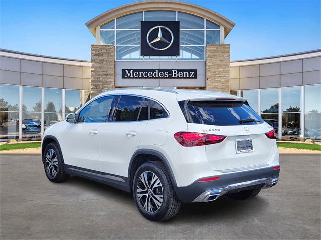 2025 Mercedes Benz GLA 250 4MATIC photo 3