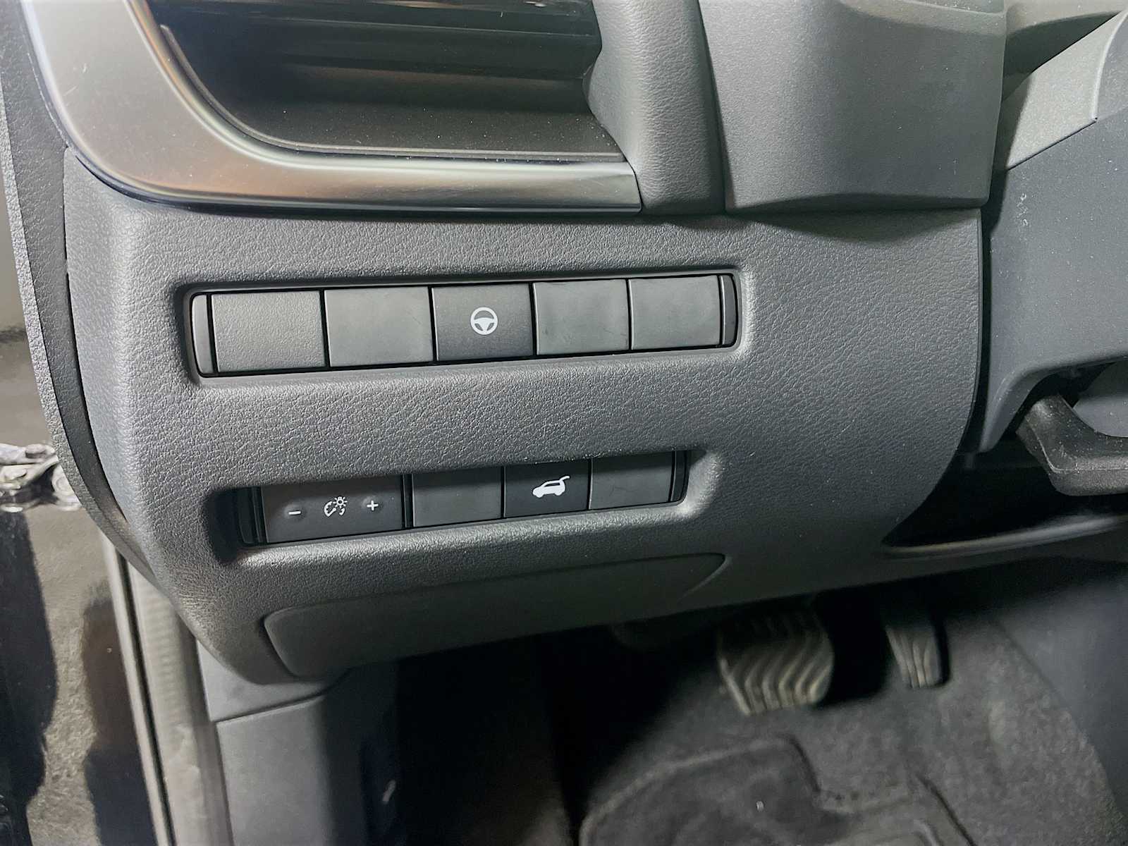 2021 Nissan Rogue SV photo 8
