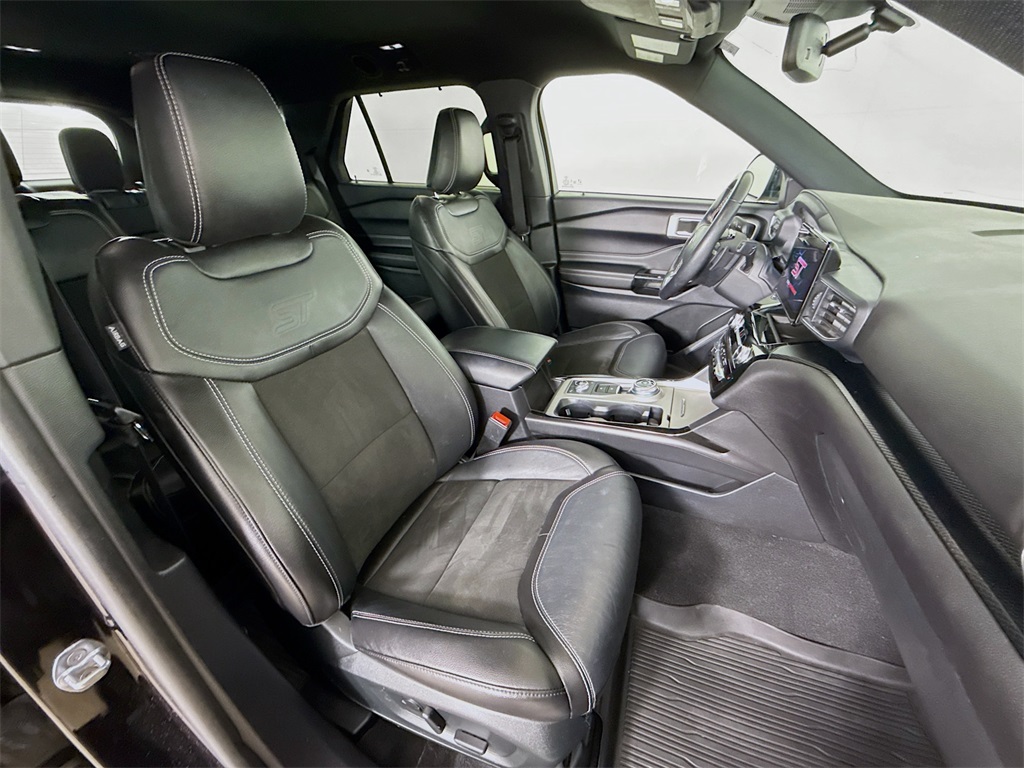 2022 Ford Explorer ST photo 28