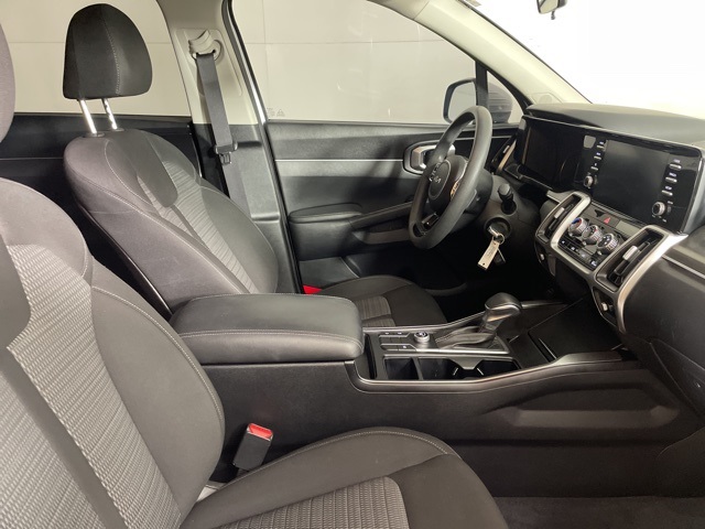 2022 Kia Sorento LX photo 12