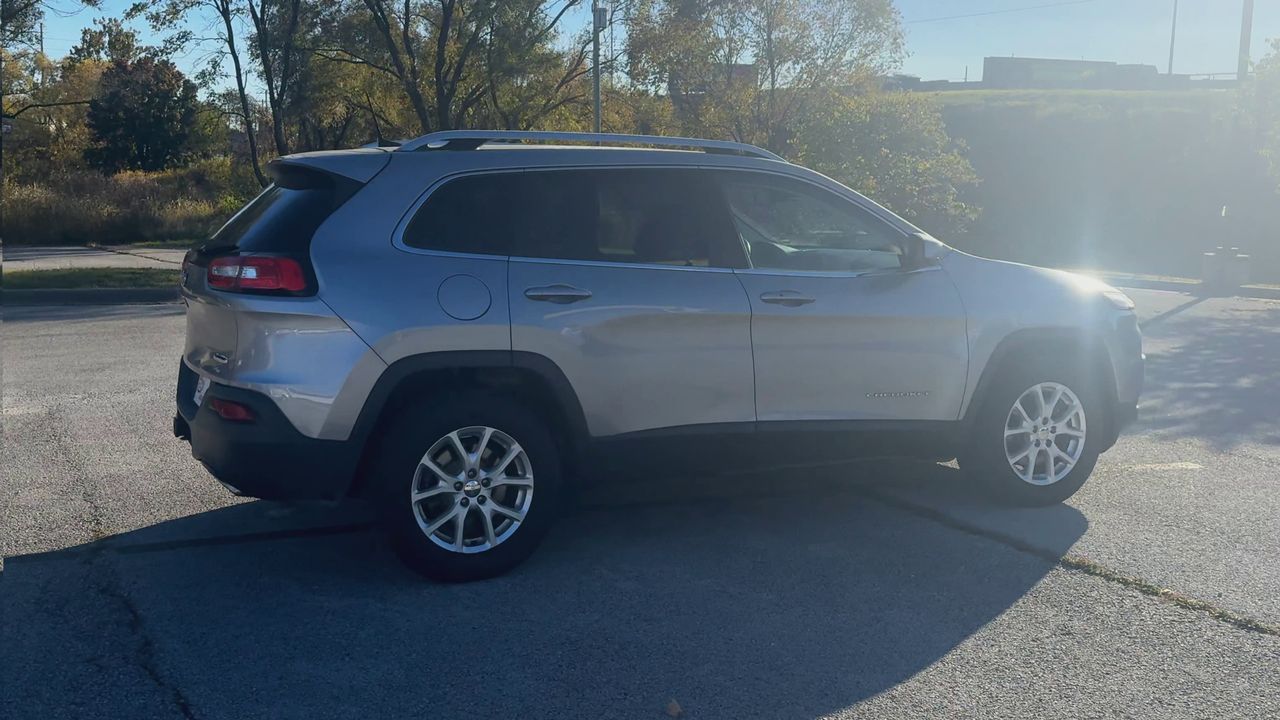 2017 Jeep Cherokee Latitude photo 3