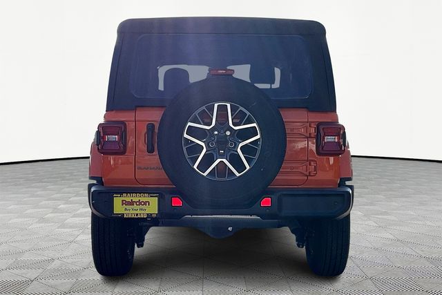 2025 Jeep Wrangler Sahara photo 4