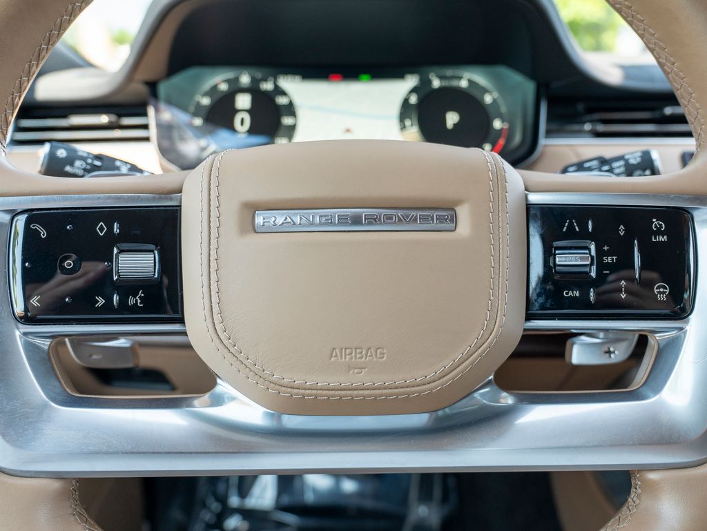 2023 Land Rover Range Rover SE photo 14