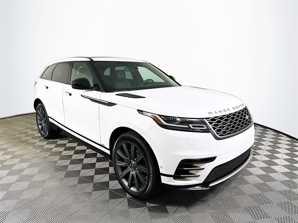 Used 2018 Fuji White Land Rover SE R-Dynamic image 3