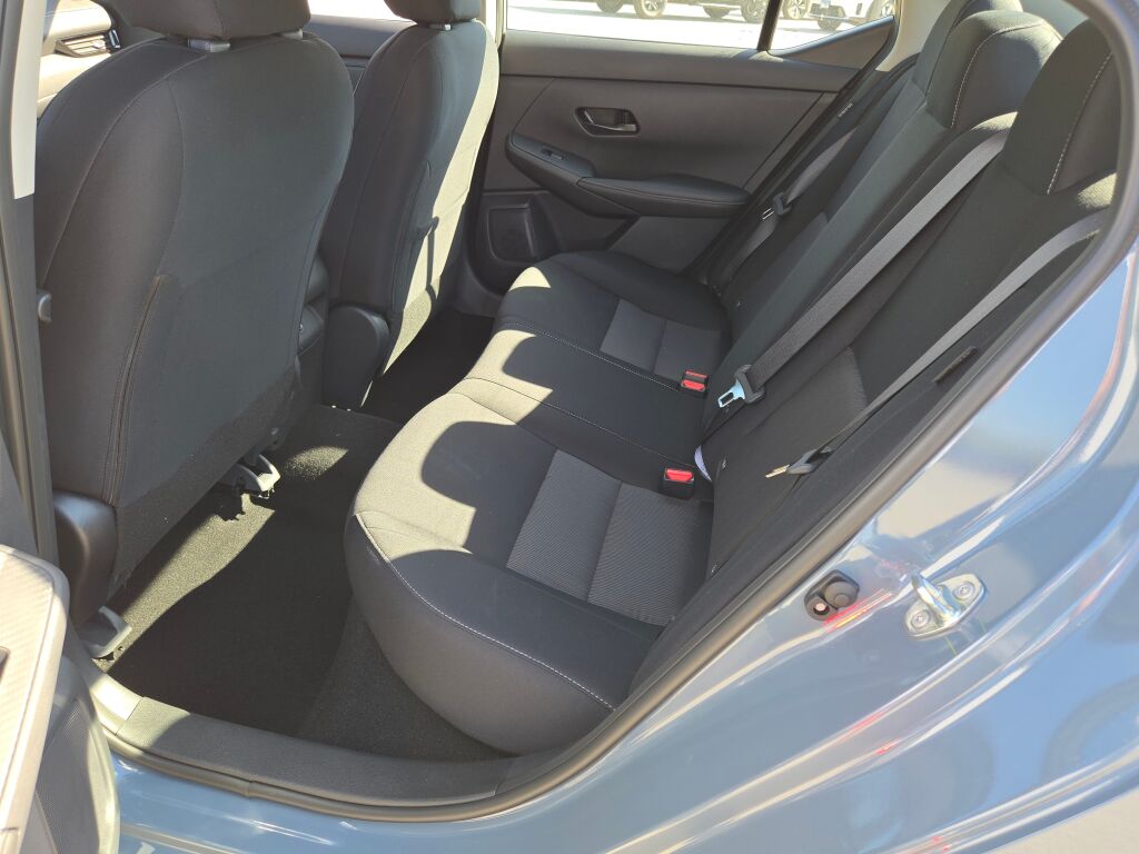 2025 Nissan Sentra SV photo 11