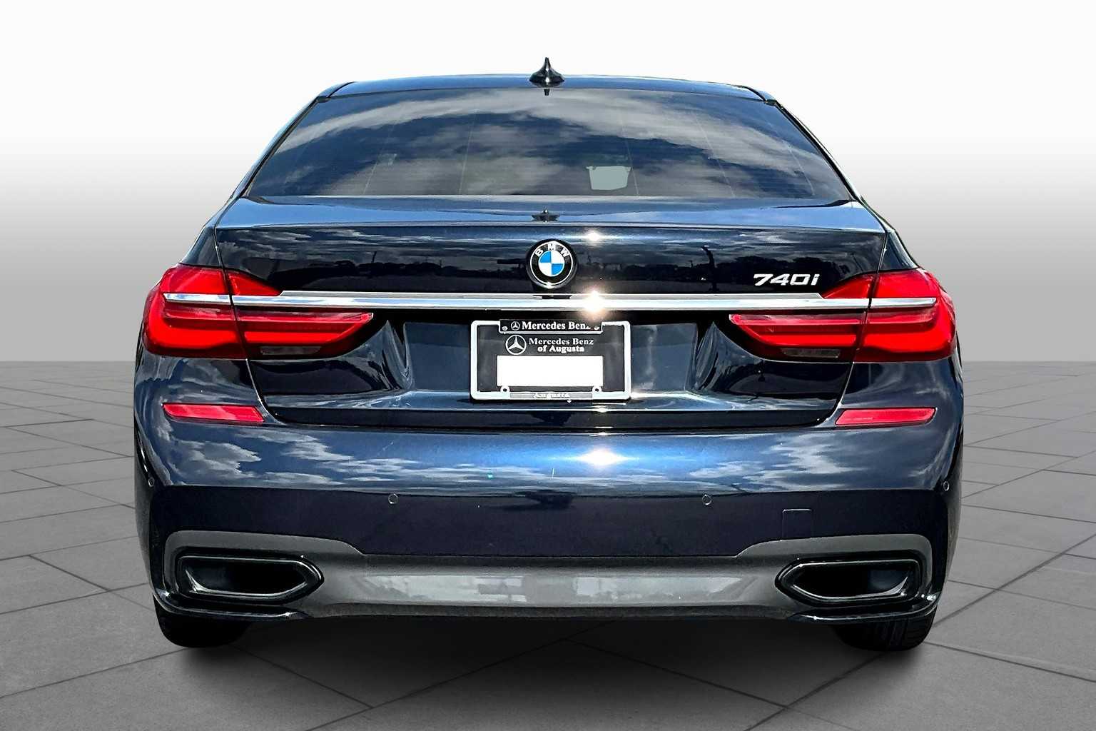 Image of Pre-Owned 2019 2019 BMW 7 Series 740i With Navigation