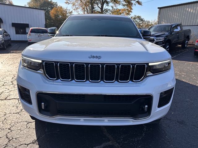 2022 Jeep Grand Cherokee Overland photo 2