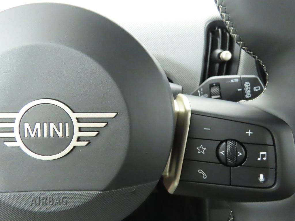 2025 Mini Cooper 4 Door Hardtop Signature photo 11