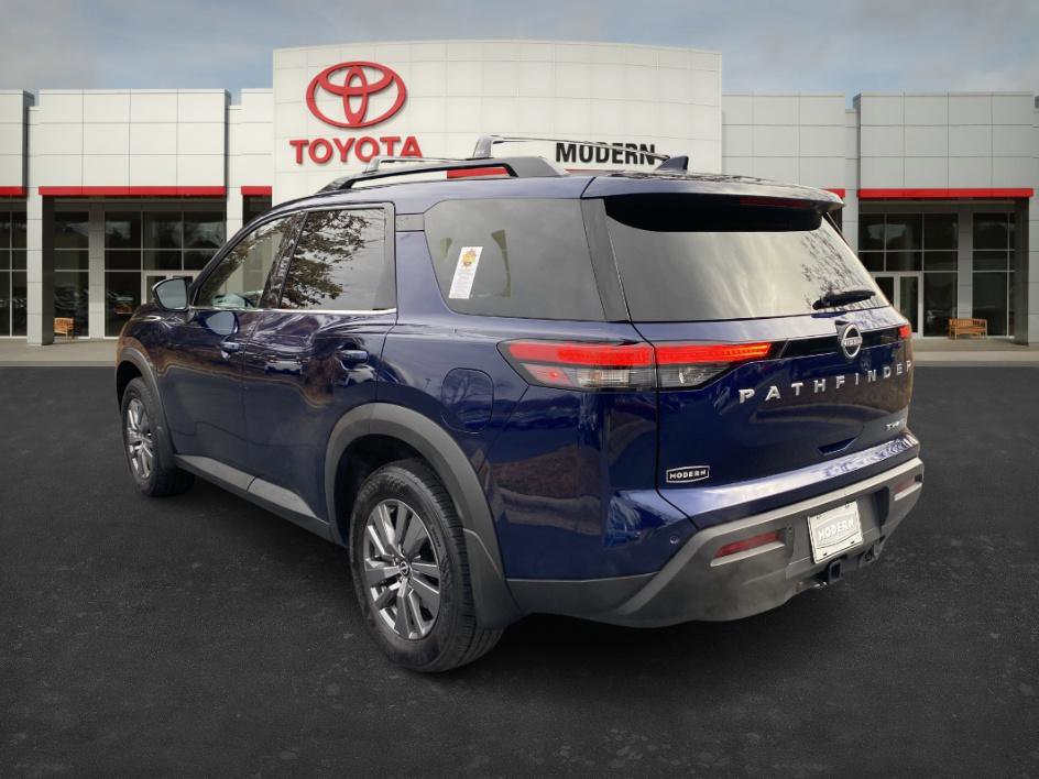 2024 Nissan Pathfinder SV photo 3
