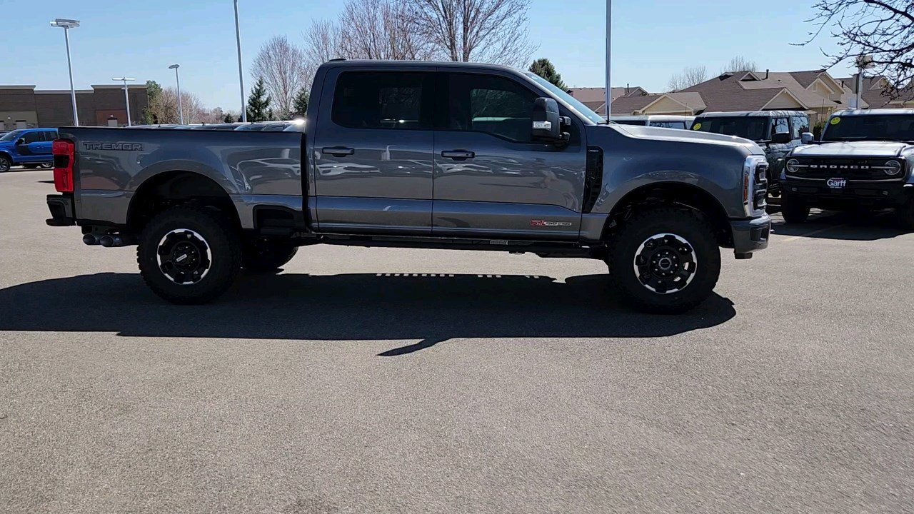 2025 Ford F-250 Lariat photo 4