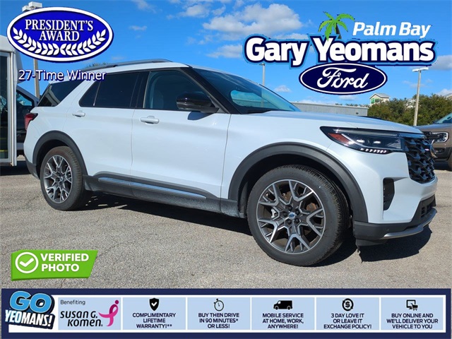 2025 Ford Explorer Platinum's photo