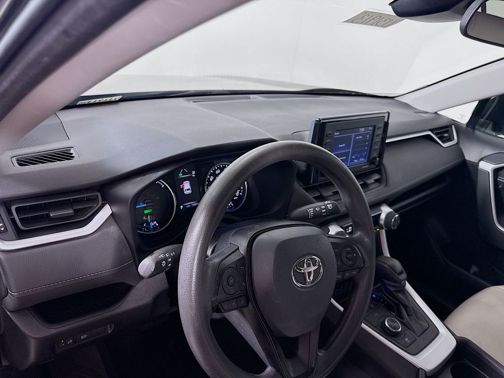 2021 Toyota RAV4 Hybrid LE photo 9