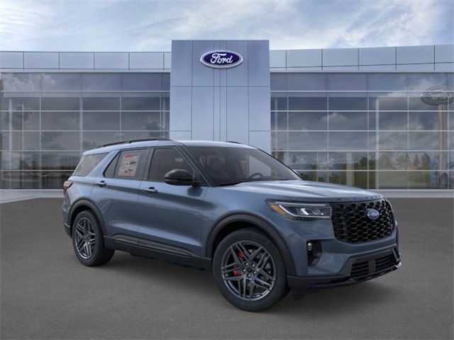 2025 Ford Explorer ST photo 3