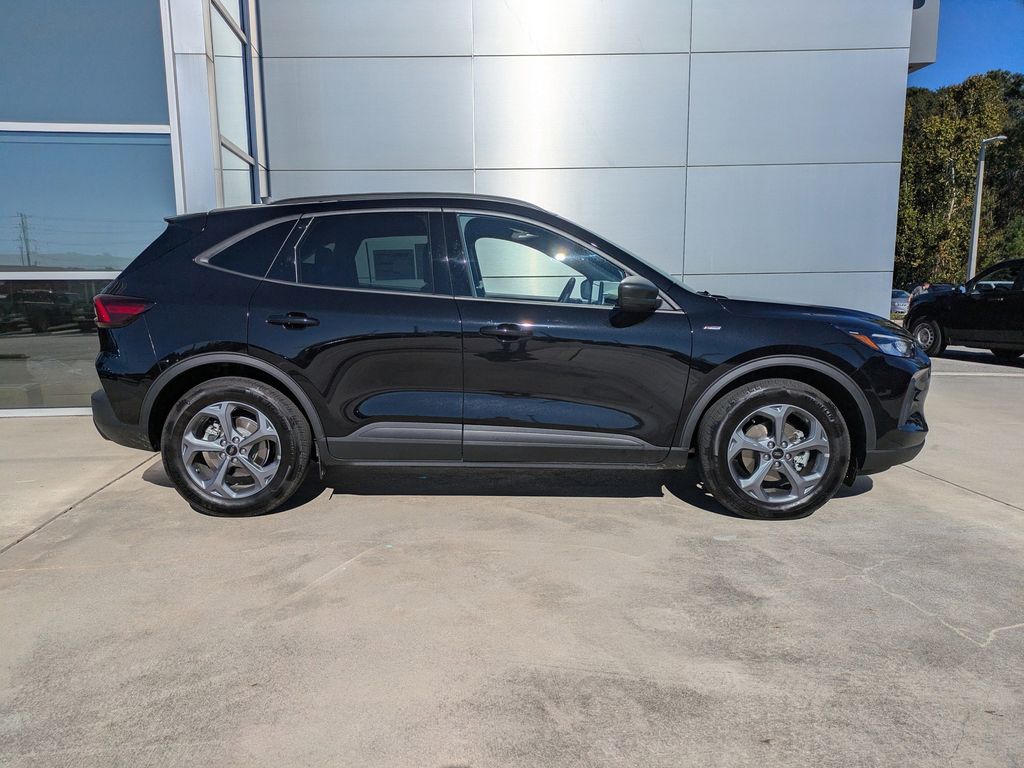 2025 Ford Escape Hybrid ST-Line photo 3