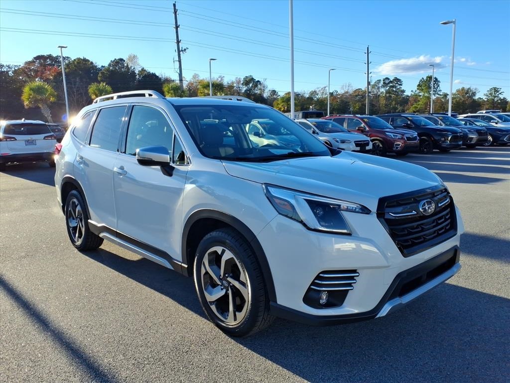 2022 Subaru Forester Touring's photo