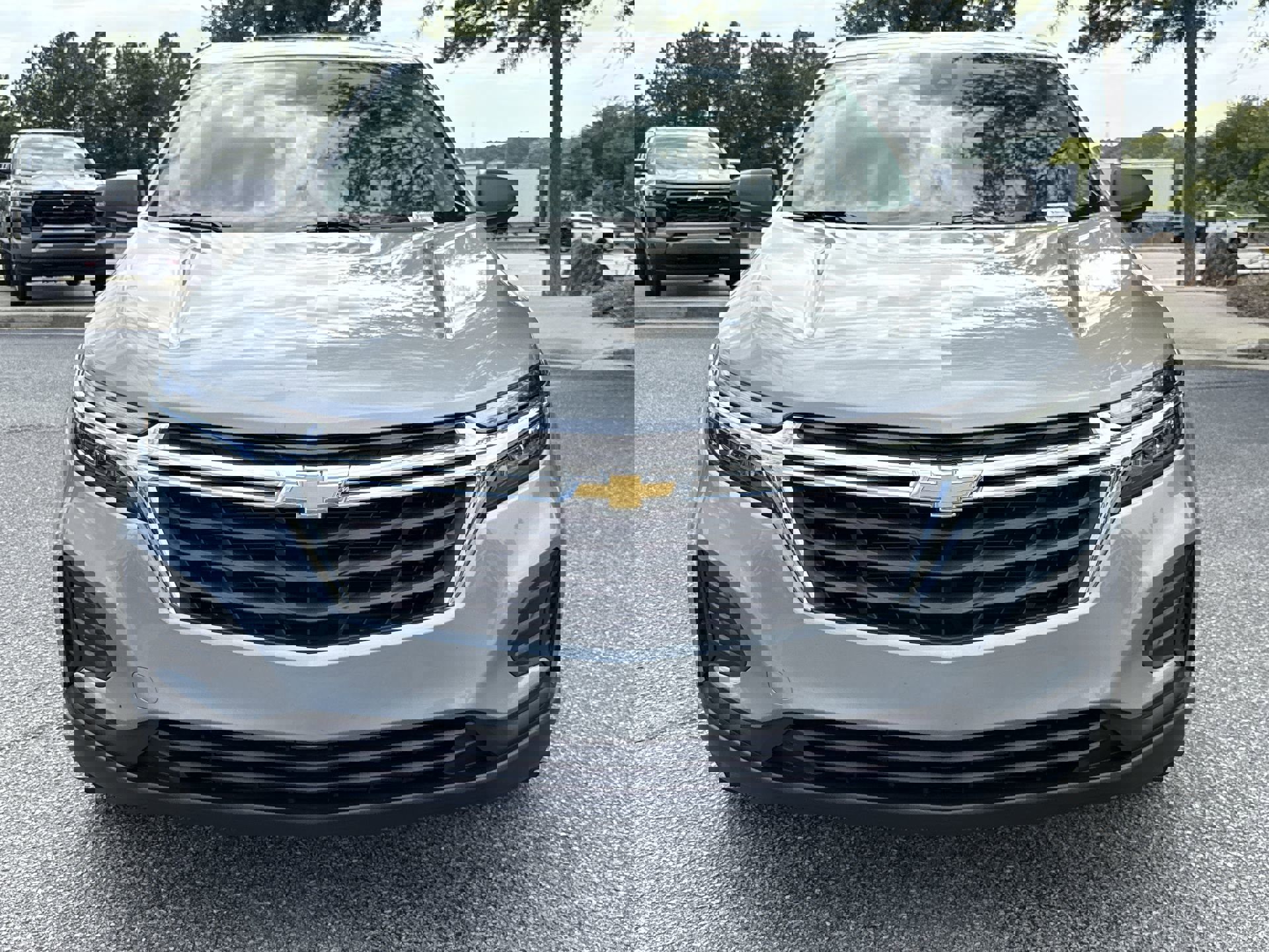 2023 Chevrolet Equinox LS photo 2