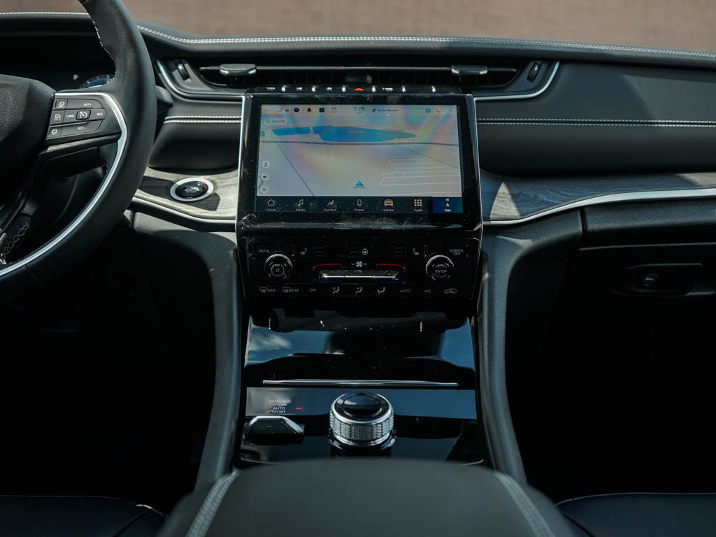 2025 Jeep Grand Cherokee Limited photo 16