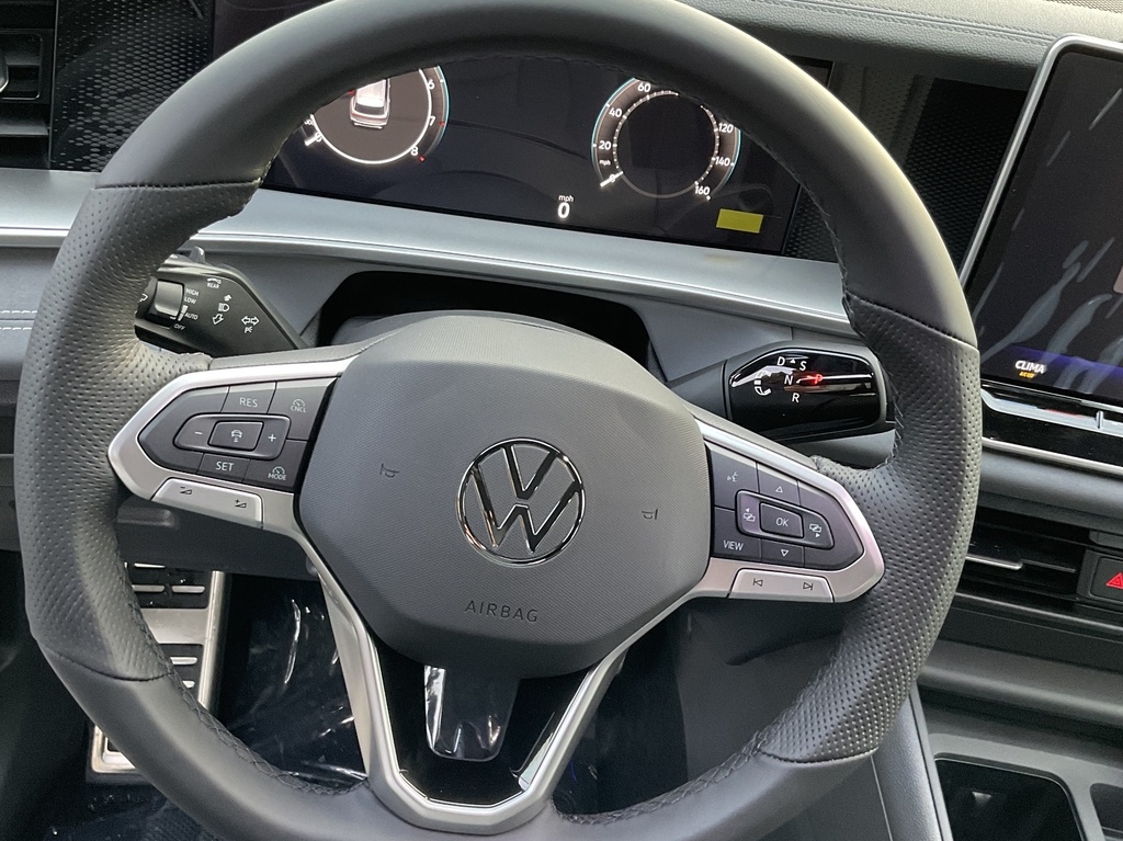 2026 Volkswagen Tiguan SE R-Line Black photo 4